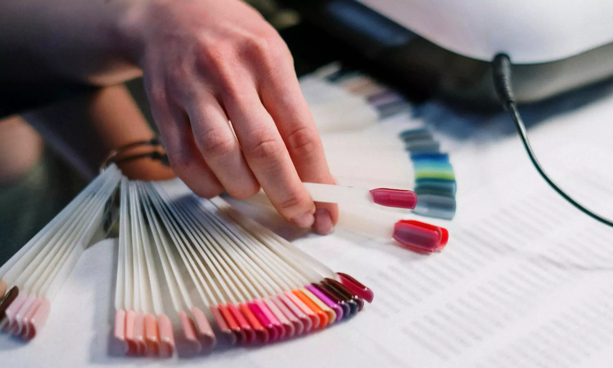 Consigue unas uñas de ensueño con hasta un 54% de descuento en Diva Peluquería y Estética - Primary Image