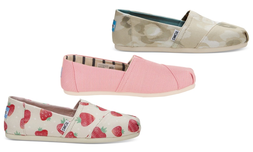 Image 1: Classic Toms Canvas Shoes