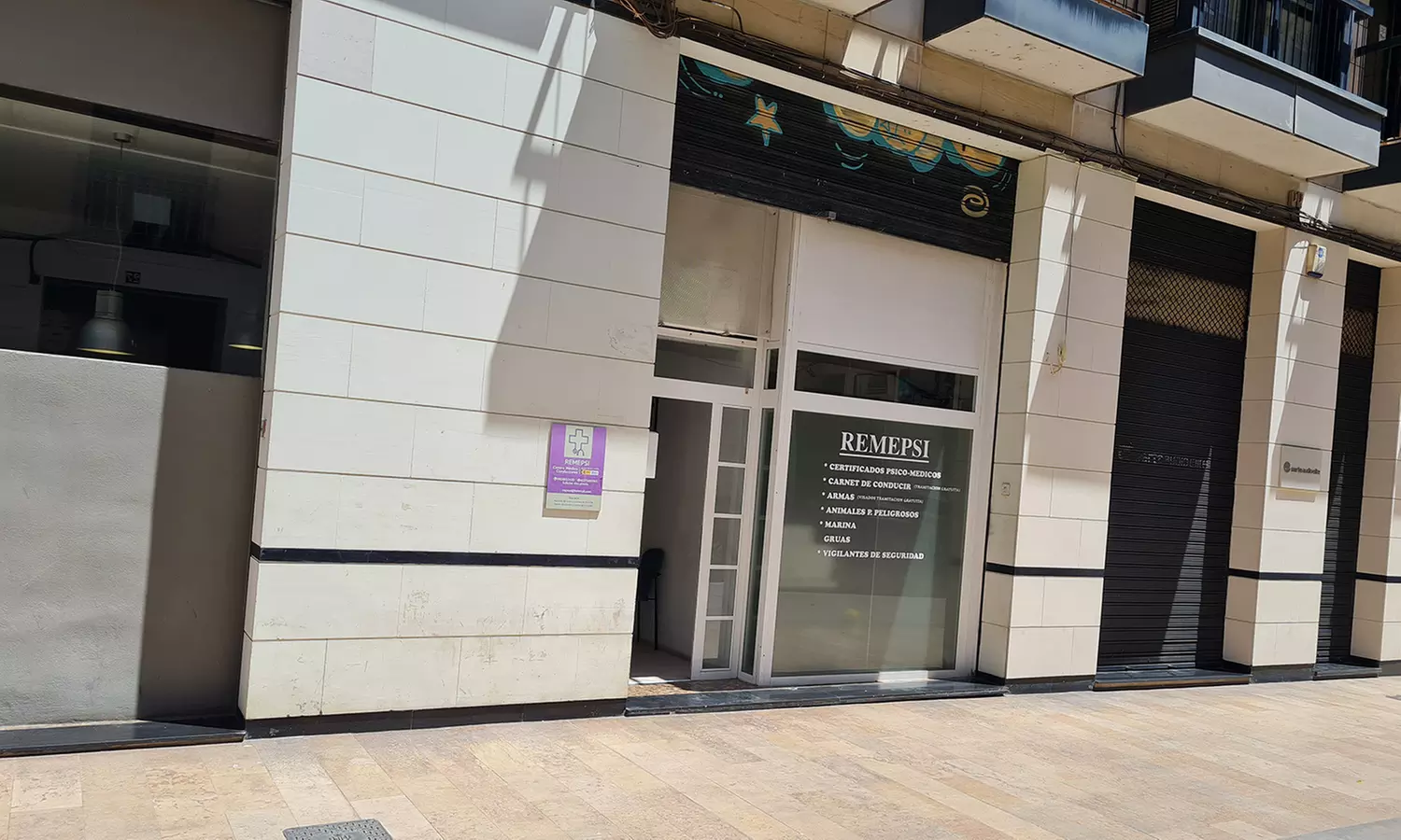 Conviértete en todo un profesional con un certificado médico-psicotécnico con fotografía incluida, ahorra un 70% - Second Medium