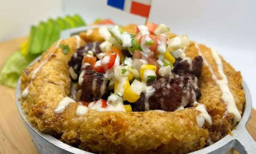 Enjoy Seafood Delights with Food & Drink Specials Every Day