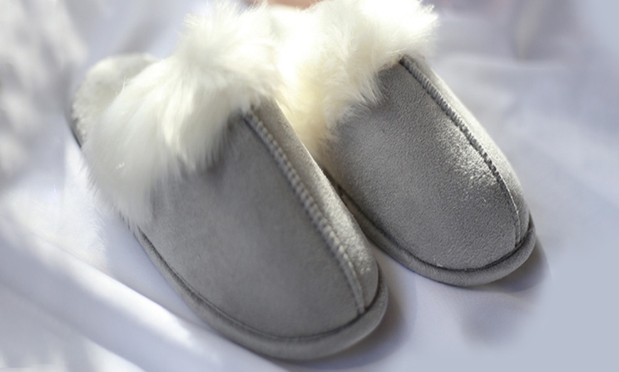 Image 4: Women's Soft Velvet Slippers