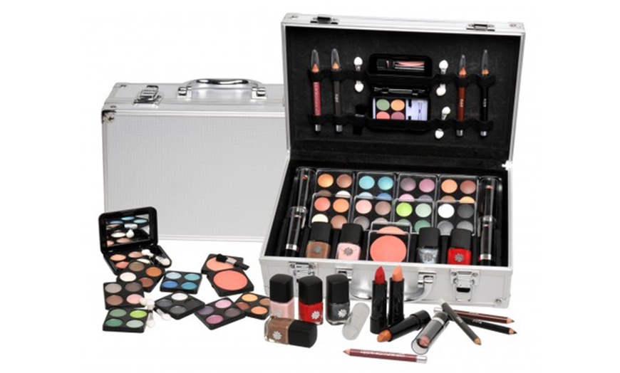 Image 5: Urban Beauty Cosmetics Sets