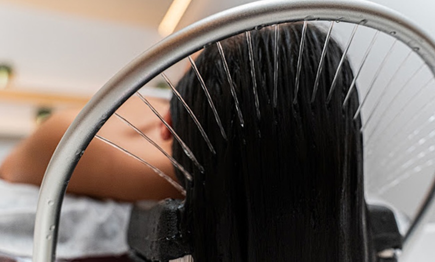 Image 7: 30 or 50-Min Japanese Massage or 50-Min Japanese Head Spa 