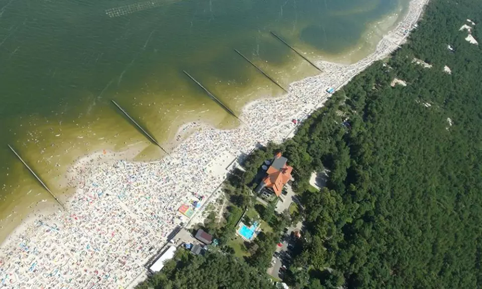 Niezapomniane przeżycie: lot z adrenaliną, szkolenie pilota i więcej