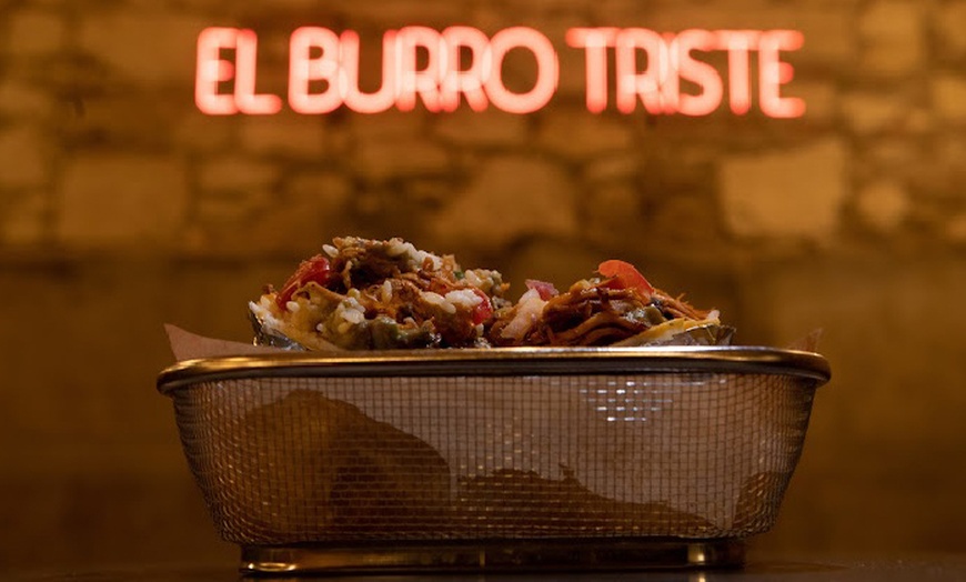 Image 2: Menú de burritos para 2 o 4 personas en El Burro Triste