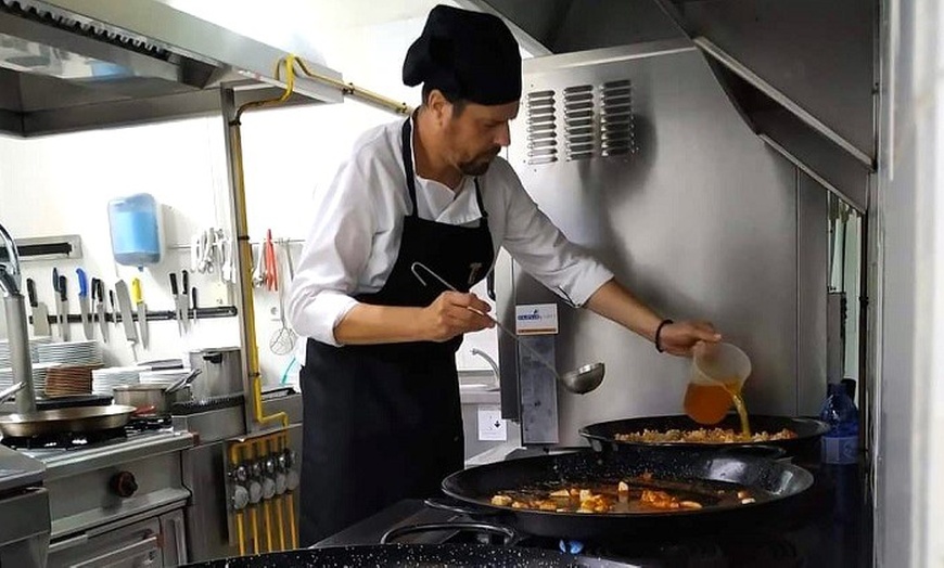 Image 10: Menú de arroz para llevar para 2 o 4 personas con botella de vino