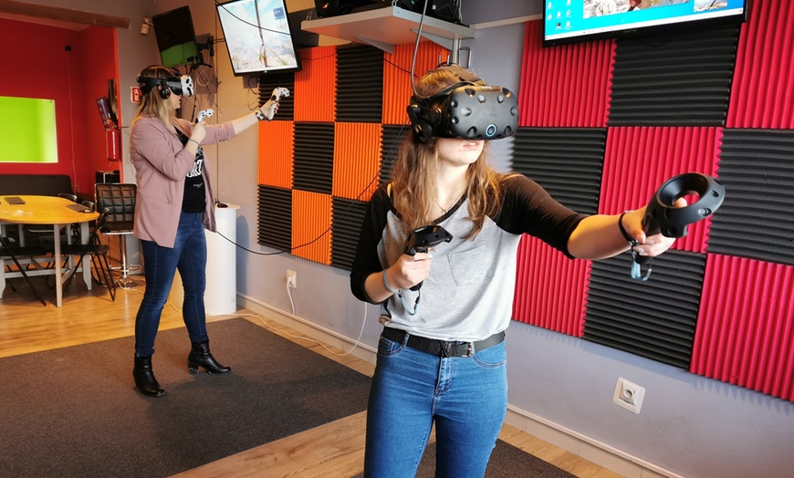 Wirtualna rzeczywistość z przewodnikiem - VR Studio – Cyber Strefa | Groupon