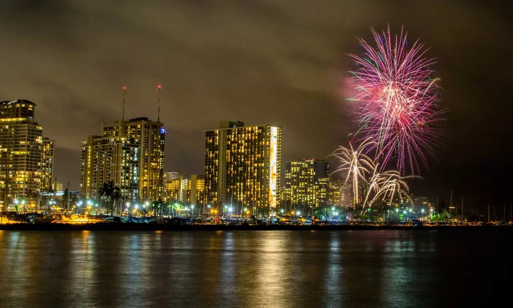 Waikiki Friday Night Fireworks cruise