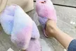 Chaussons en fausse fourrure colorée - Image 4