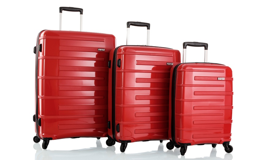 Image 2: Three-Piece Luggage Set