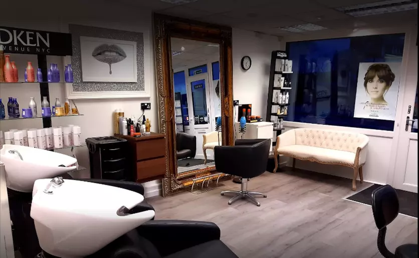 Cut and Blow-Dry with Conditioning Treatment