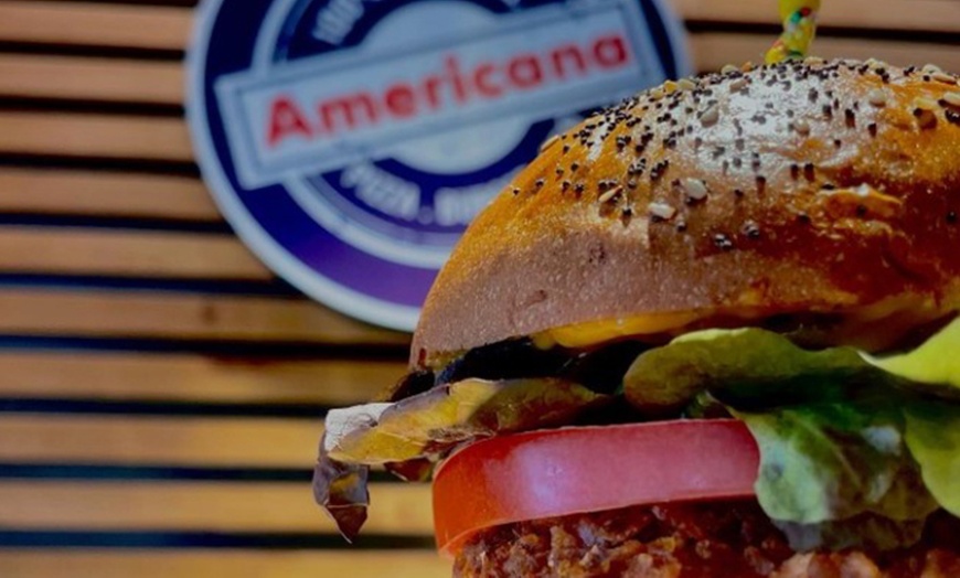 Image 4: Menú de hamburguesas o pizzas para 2 o 4 personas en Americana Burger