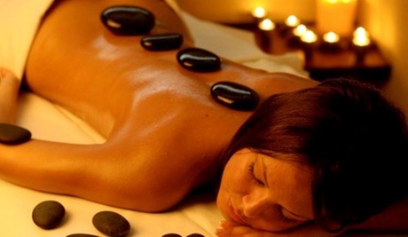 Uno o 3 massaggi a scelta tra olistico, pietre calde, riflessogeno da Estetica Anima e Corpo (sconto fino a 55%)