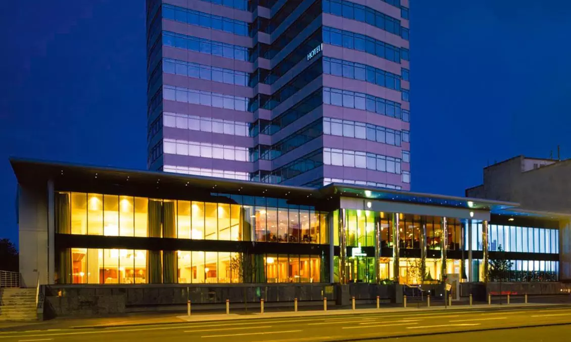 Cardiff: 4* Classic Double or Twin Room with Breakfast & Late CheckOut