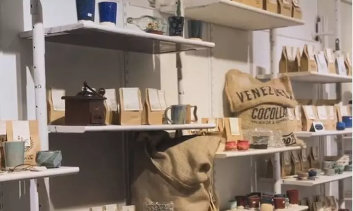 Hasta 40% de dto. en Curso de pintura de cerámica en Tiwona Taller de Cerámica Barcelona Workshops and Coworking