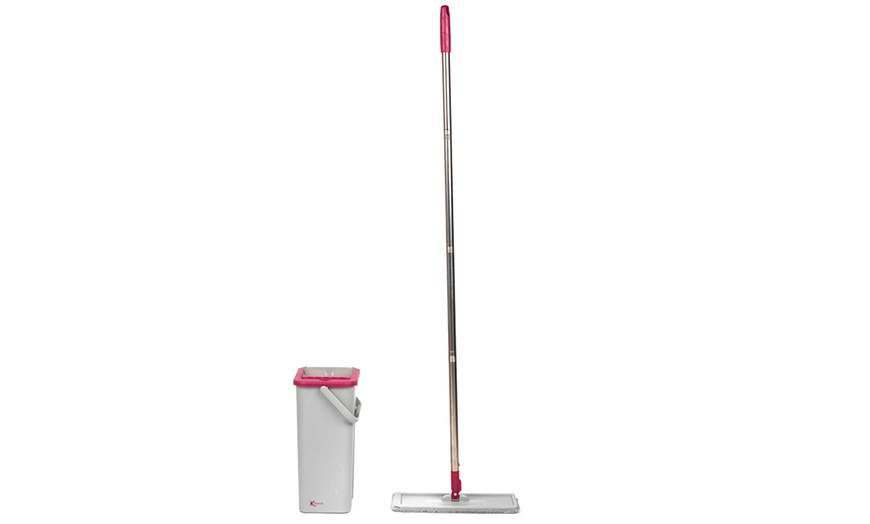 Image 11: Flat-Head Mop and Bucket Set