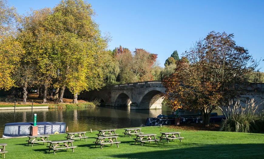 Image 2: Afternoon Tea for Two, Wallingford 