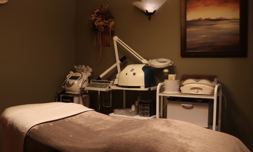 Image 3: 60-Minutes Cryo-Body Sculpting for One or Two sessions