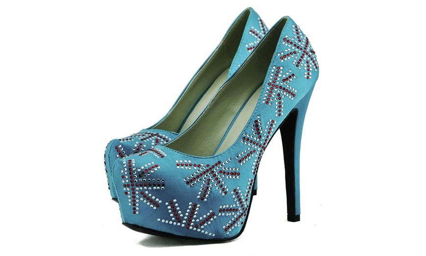 Image 4: Studded Platform Heels