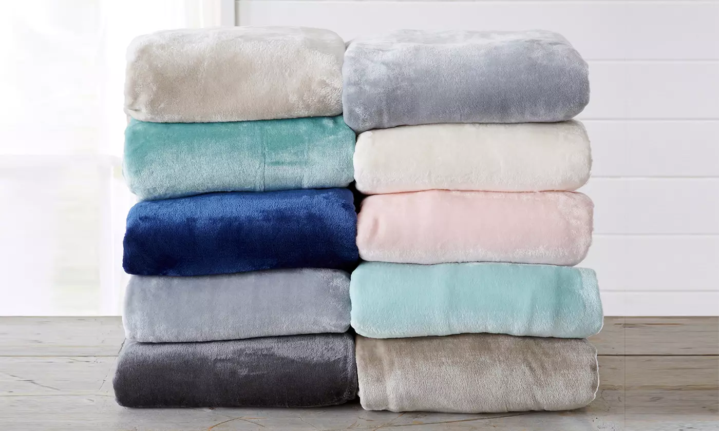 Great Bay Home Plush Warm Solid Lightweight Bed Blanket - Primary Image