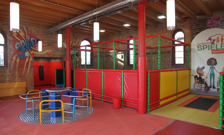 Image 5: Spaßgarantie: Tagesticket für Indoor-Spielmagazin inkl. Trampolinpark