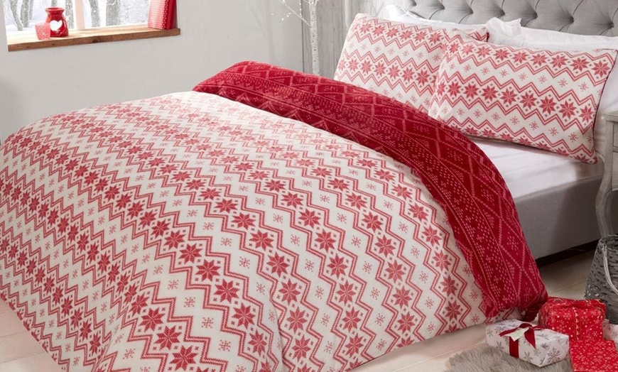 Image 6: Fairisle Flannel Fleece Reversible Duvet Set