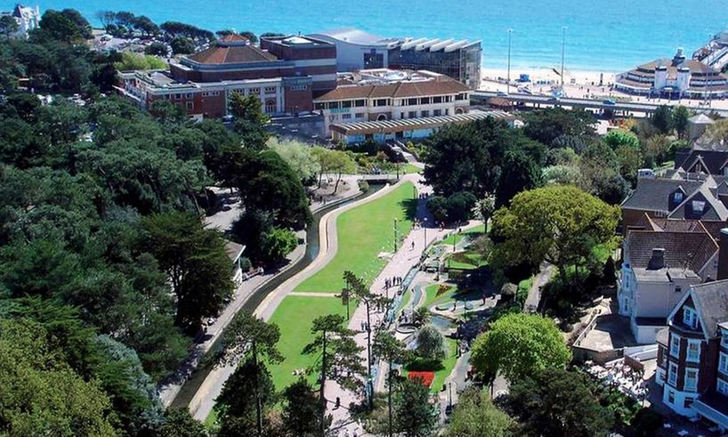 Bournemouth: 1 or 2 Nights with Breakfast