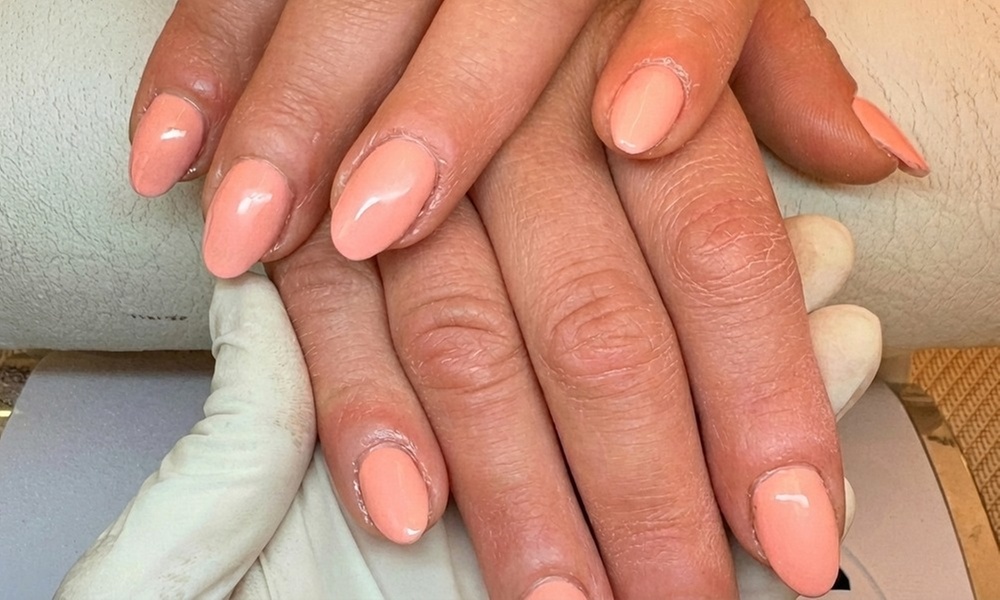 1 o 2 sesiones de manicura Shellac/de gel y de pedicura clásica