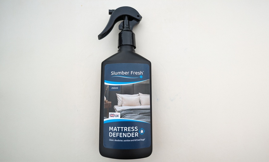 Image 4: One or Two Slumber Fresh Mattress Defenders 250ml