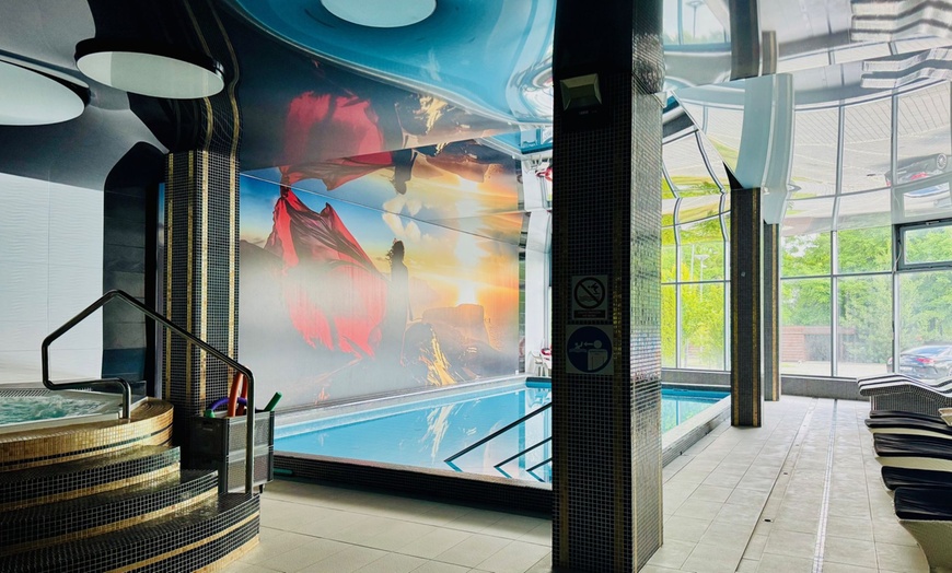 Image 1: Gdynia: 1-2 noce ze śniadaniem lub wyżywieniem HB