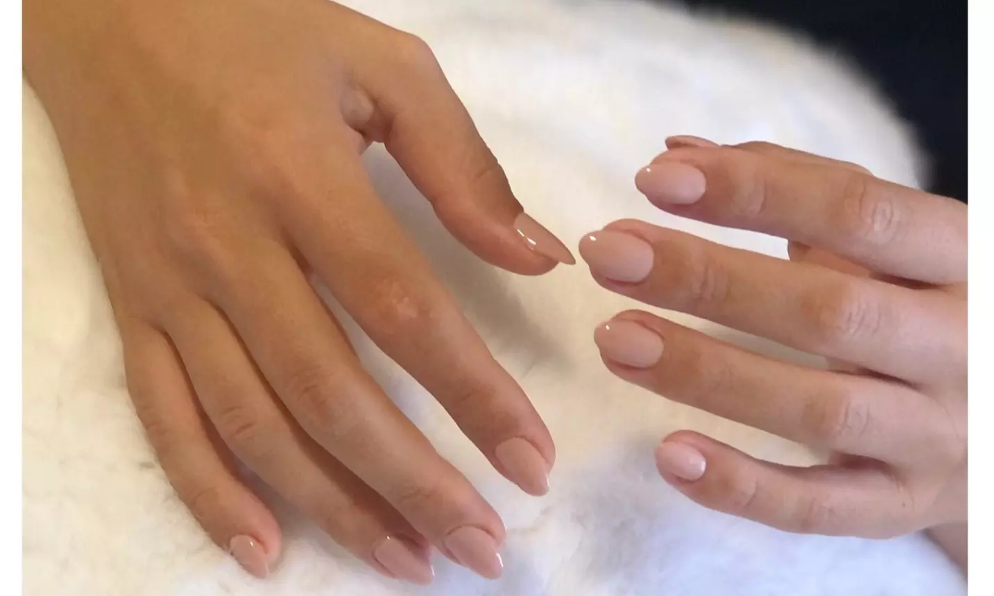 Beauté des mains avec vernis semi-permanent