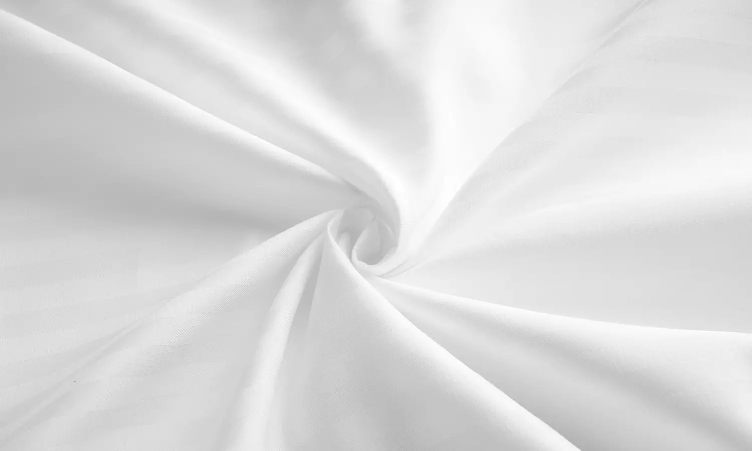 Three Pieces Stripe Duvet Cover Set With Two Pillowcases