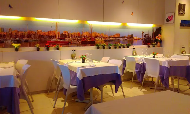 Menú de mariscada o parrillada de carne con entrante, bebida y café