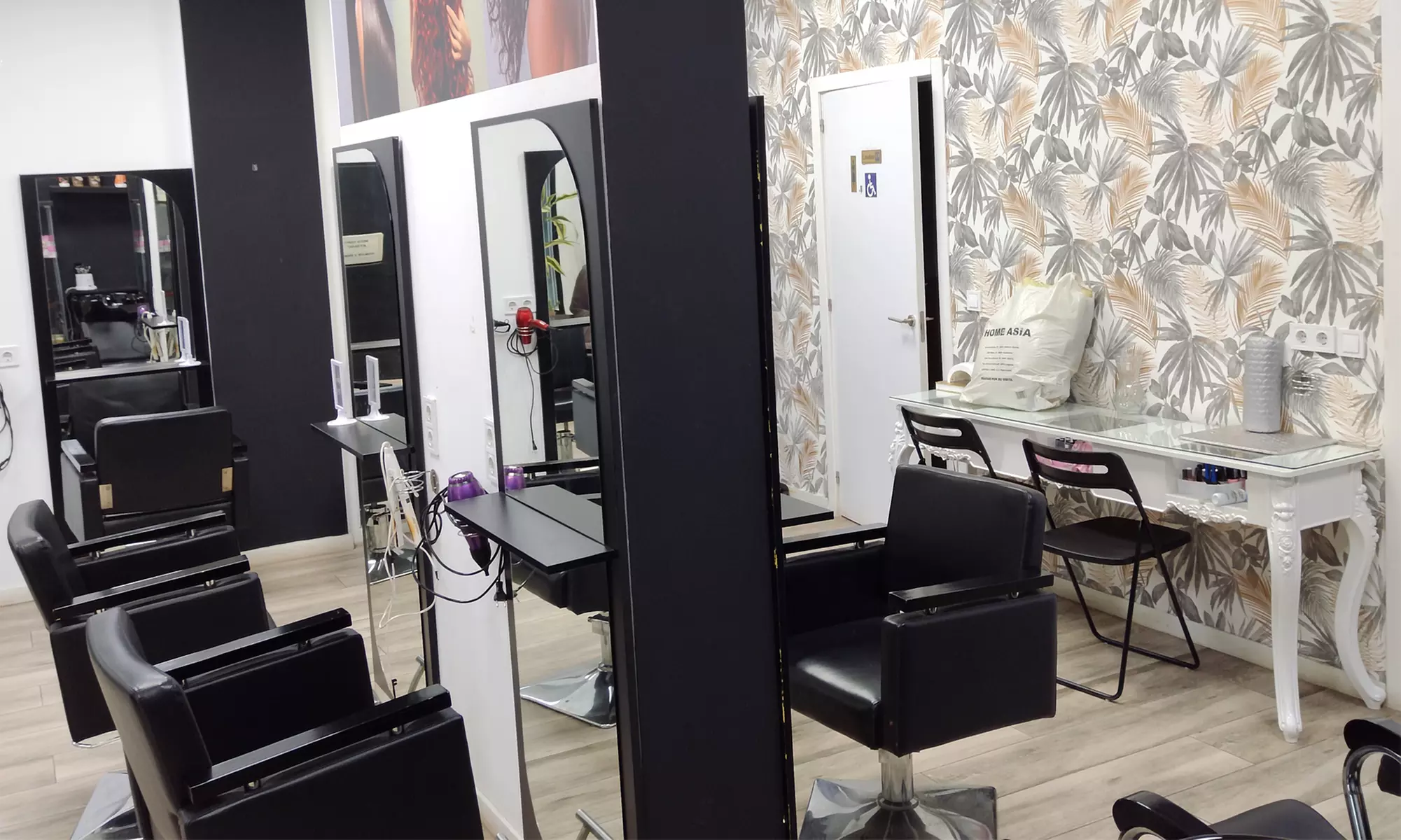 Sesión de peluquería con corte, tratamiento y tinte en Virginia Arias