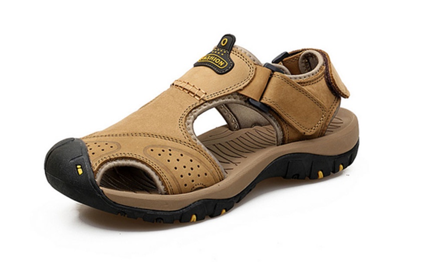 Image 3: Men's Closed Toe Breathable Sandals