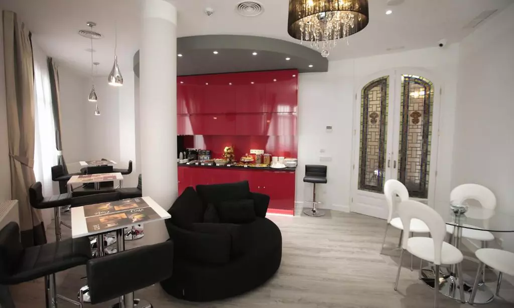 Madrid: standaard, deluxe of tweepersoonskamer met uitzicht op de stad