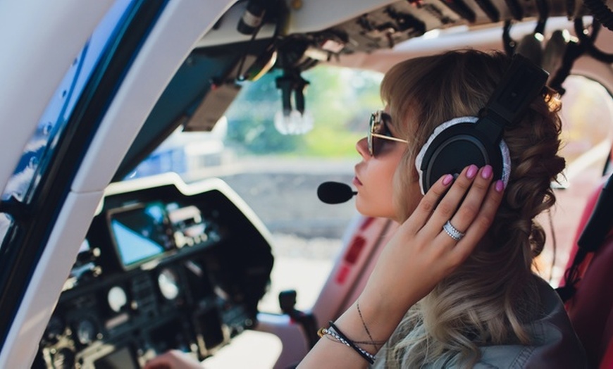 Image 1: Vuelo en avioneta con vídeo de la experiencia con Piloto de Avioneta