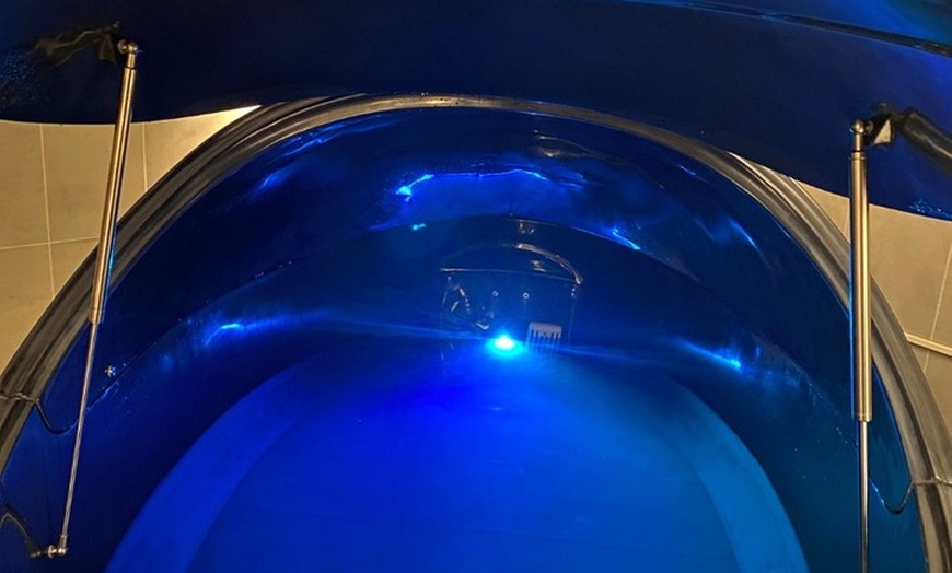 Image 3: Premium Flotation Tank Session at Kula Body 