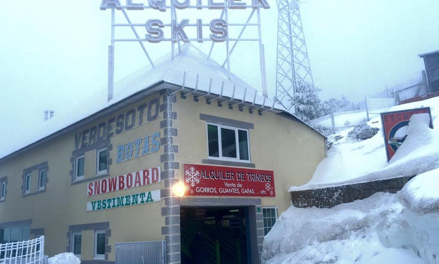 Image 9: Alquiler de equipo de esquí o snowboard por 1 o 2 días a elegir