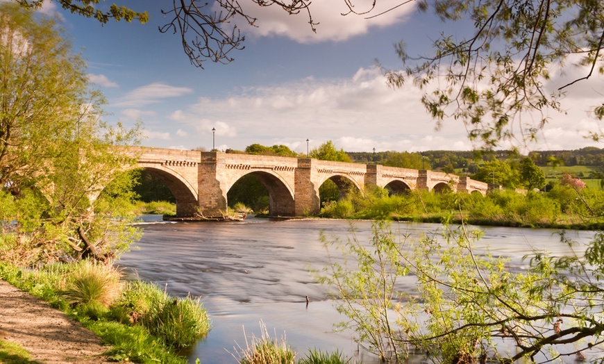 Image 7: 4* Northumberland Stay with Meal