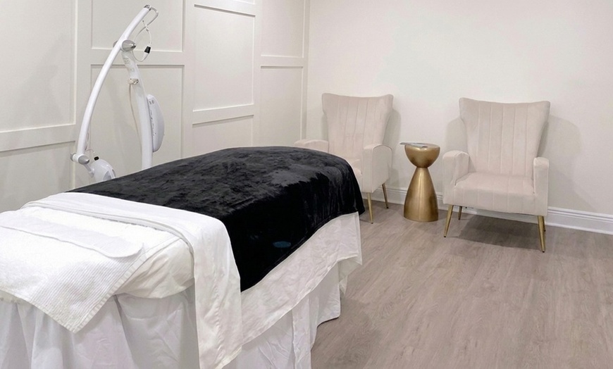 Image 2: Get Smooth Skin with 1, 3, or 5 Brazilian/Bikini Wax Sessions