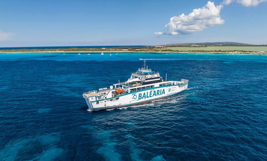 Image 1: Descuento en ferry para Ibiza y Formentera con Baleària
