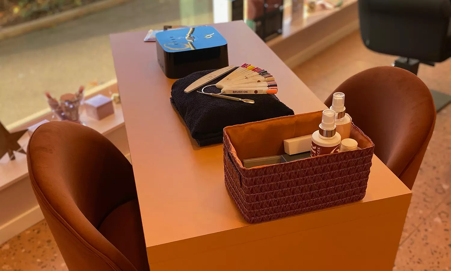 Pour un look rafraîchi : beauté des cheveux et des mains en option