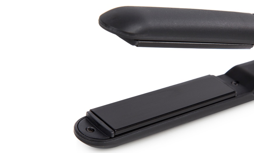 Image 3: Babyliss Ceramic Hair Straightener