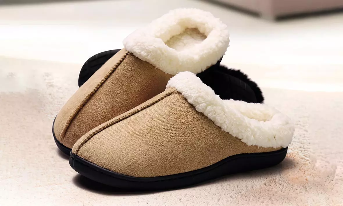 Chaussons pour homme et femme fourrés en laine - Primary Image