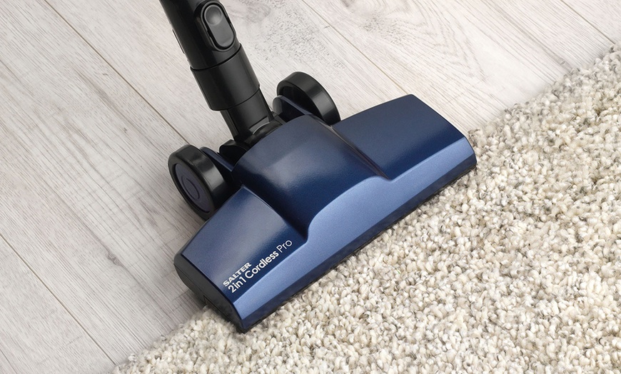 Image 7: Salter Cordless Vacuum