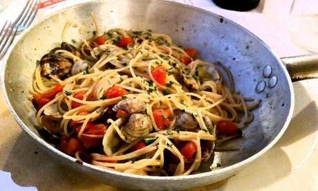 Menu mediterraneo con vino per 2 o 4 persone al ristorante Aqua Salata Pizza & Cucina (sconto fino a 56%)