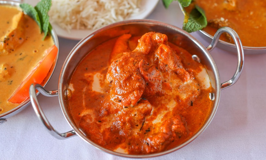 Image 4: Pakistani Feast with Drinks