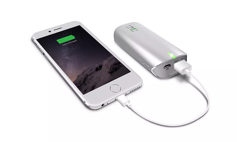 Two Pack of uNu 5,000mAh Portable Batteries for Smartphones - Second Medium