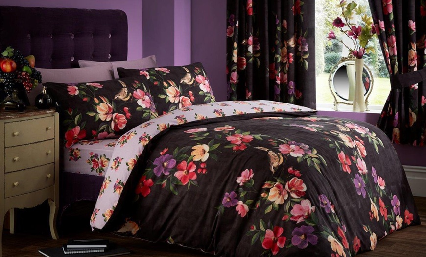 Image 8: Easy Care Duvet Sets